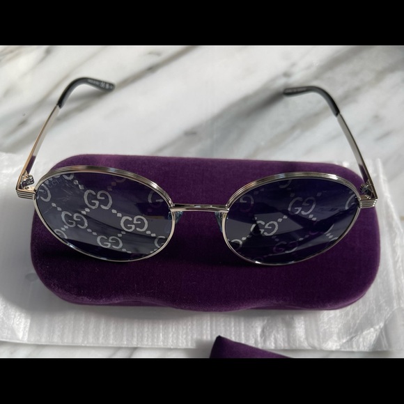 GUCCI “GG” INTERLOCKING LOGO IMPRINTED ON BLUE / SILVER MIRROR ROUND SUNGLASSES - Picture 12 of 16